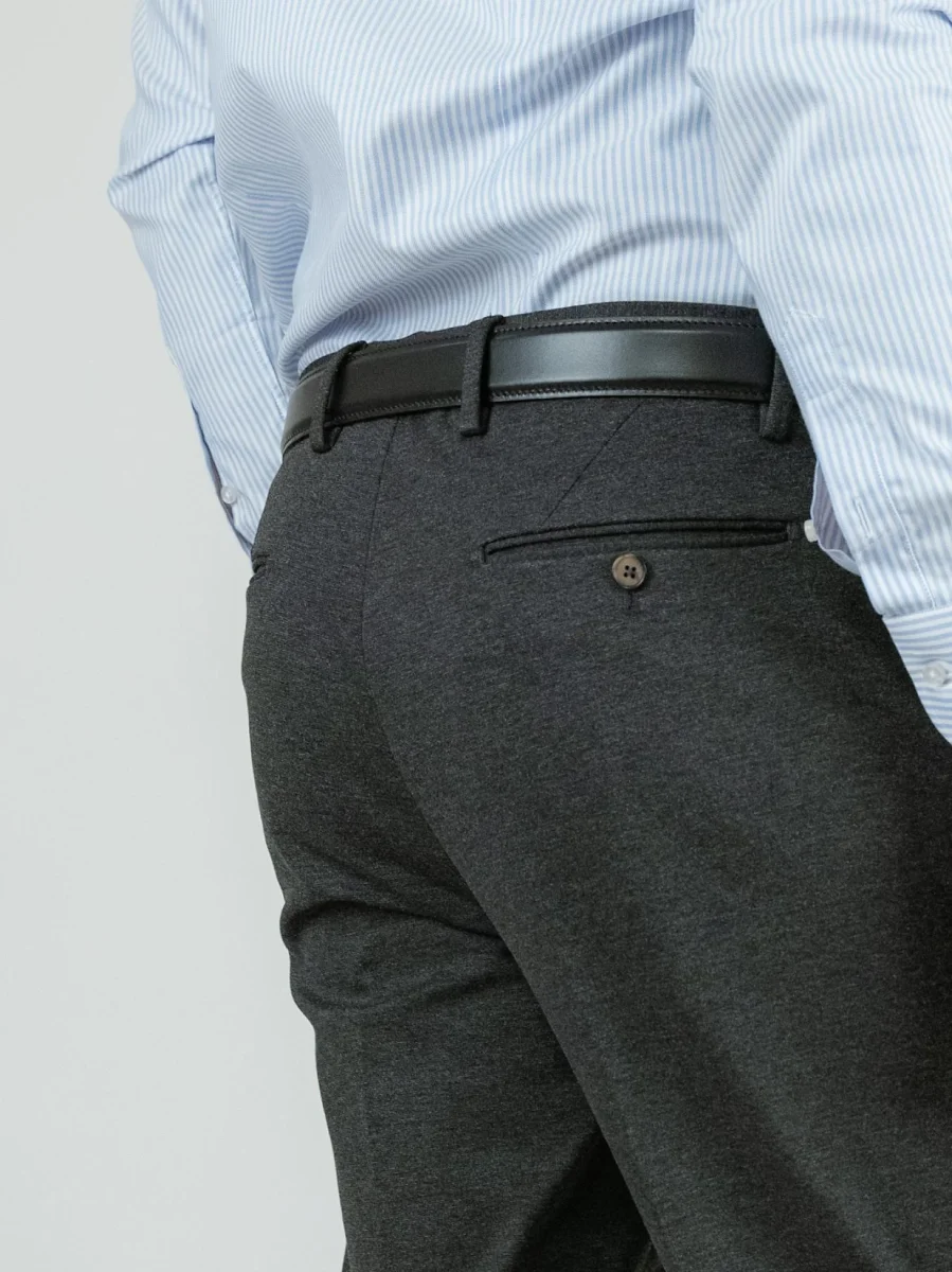 PANTALONE classico grigio antracite in jersey elasticizzato - immagine 5