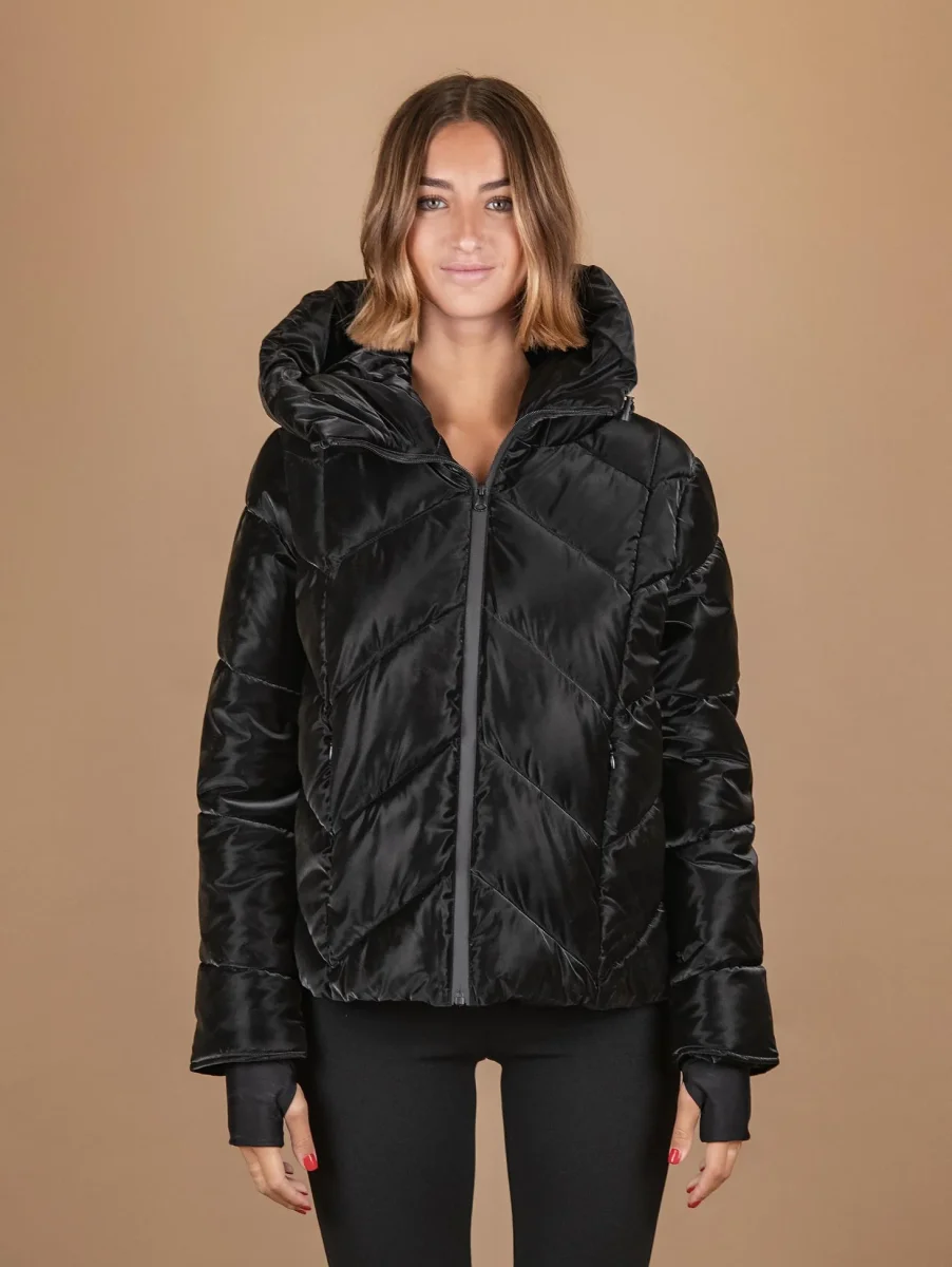 PIUMINO CON CAPPUCCIO NERO CANGIANTE