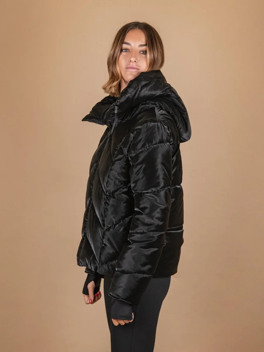 PIUMINO CON CAPPUCCIO NERO CANGIANTE - immagine 3