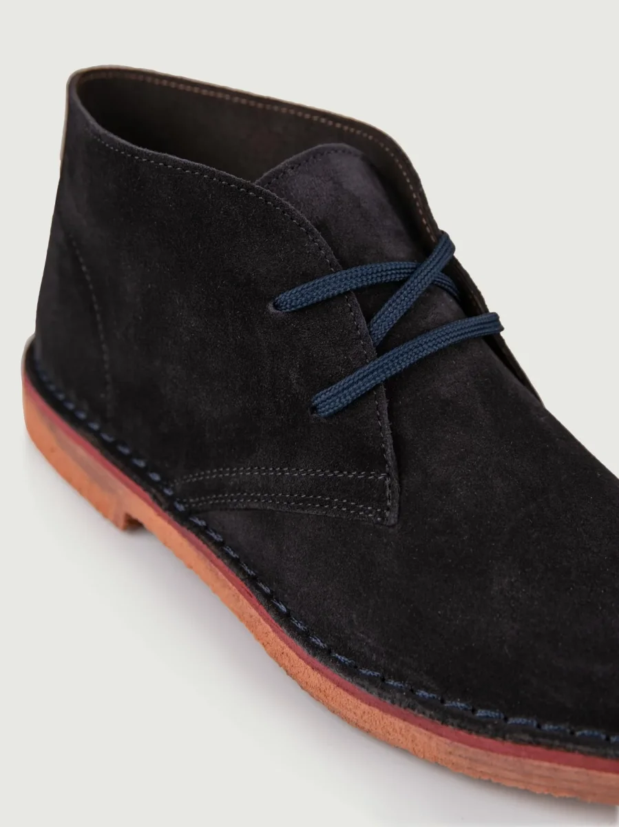 POLACCHINO DESERT BOOT IN CAMOSCIO BLU CON SUOLA A CONTRASTO - immagine 6