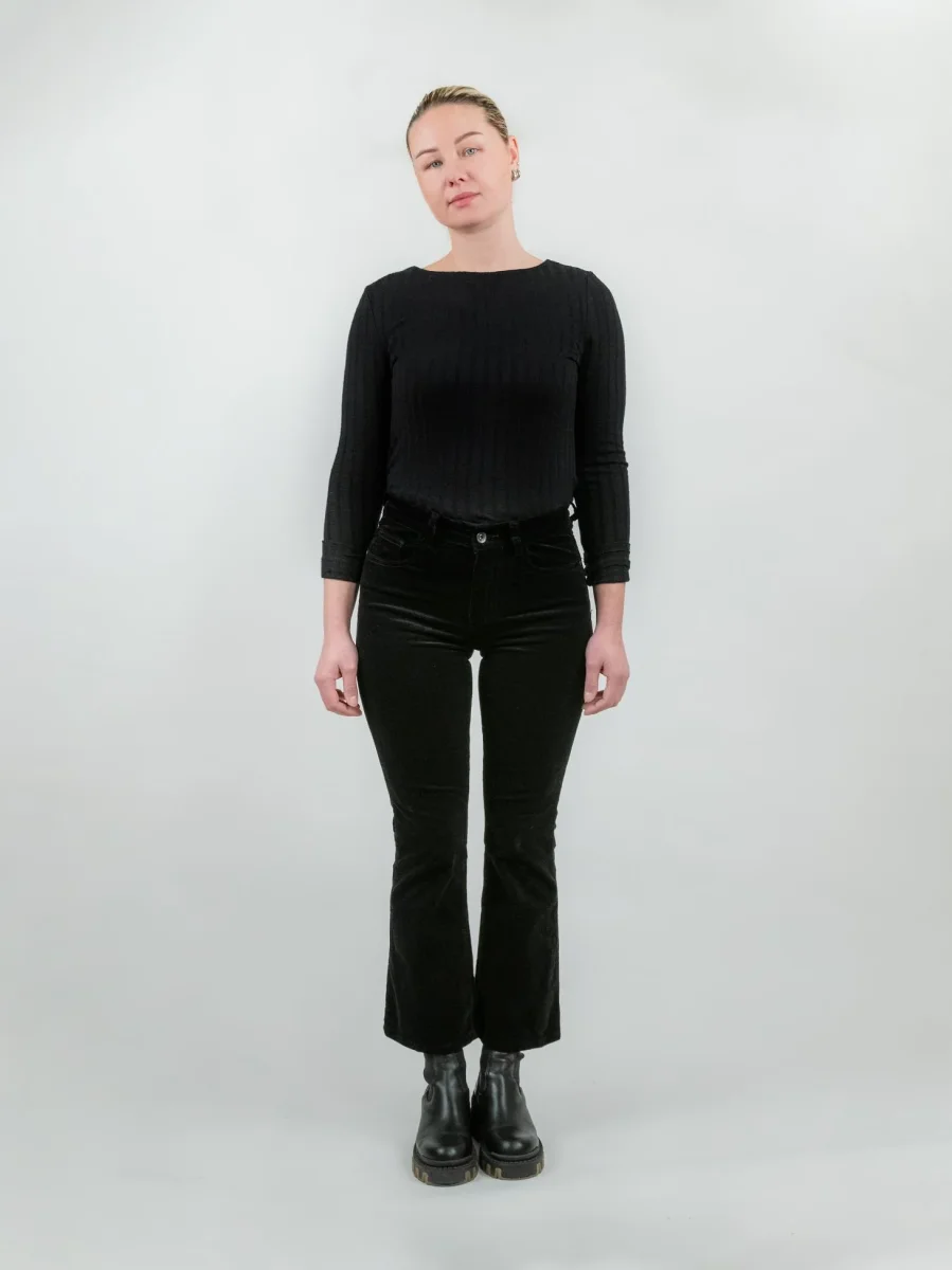 Pantalone cinque tasche a trombetta in velluto nero