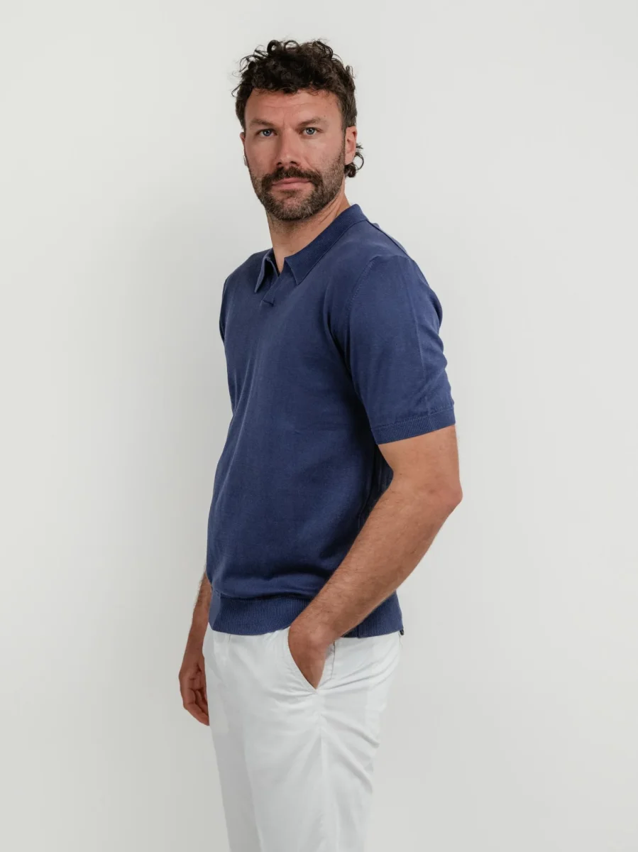 Polo con scollo a V blu navy - immagine 3