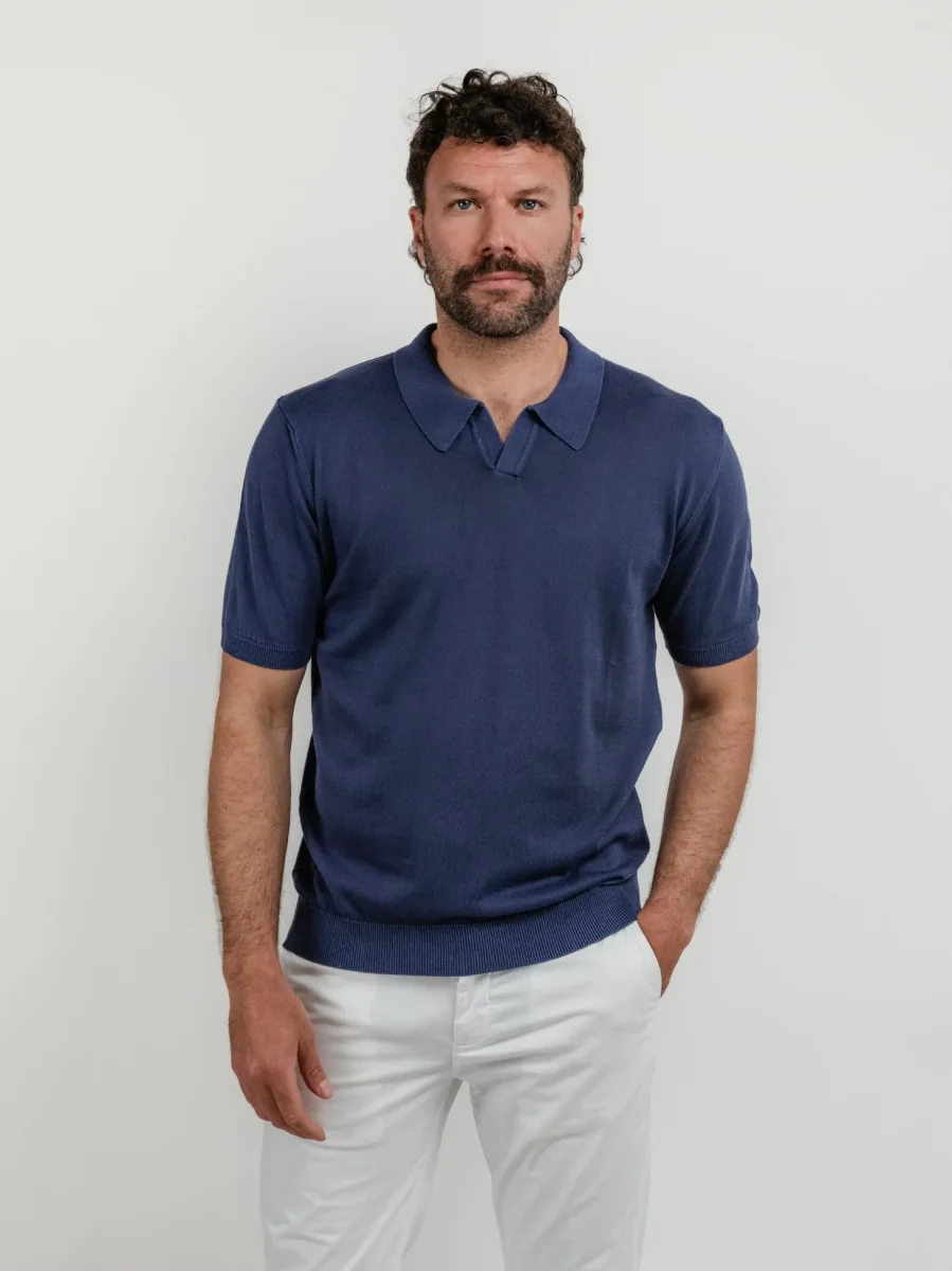 Polo con scollo a V blu navy