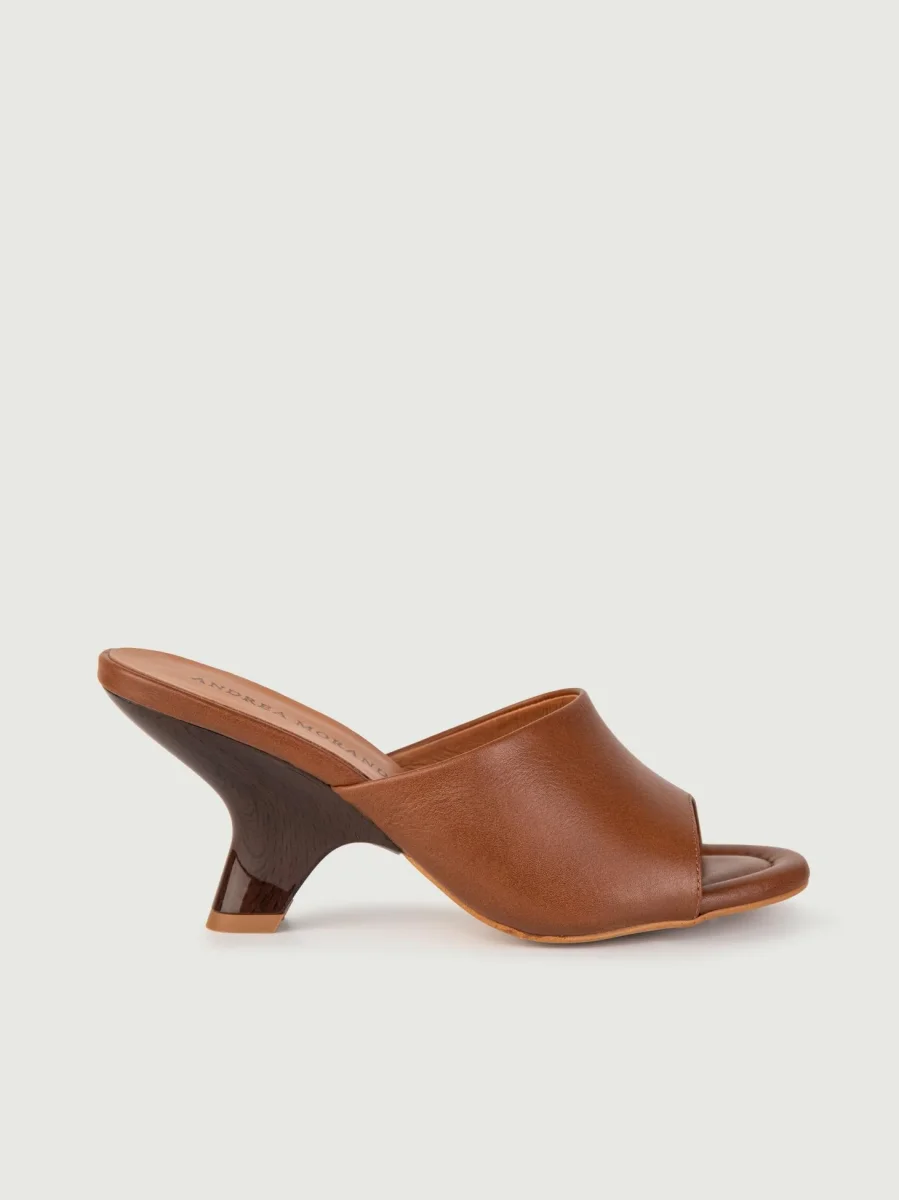 SABOT CON MAXI FASCIA IN PELLE MARRONE