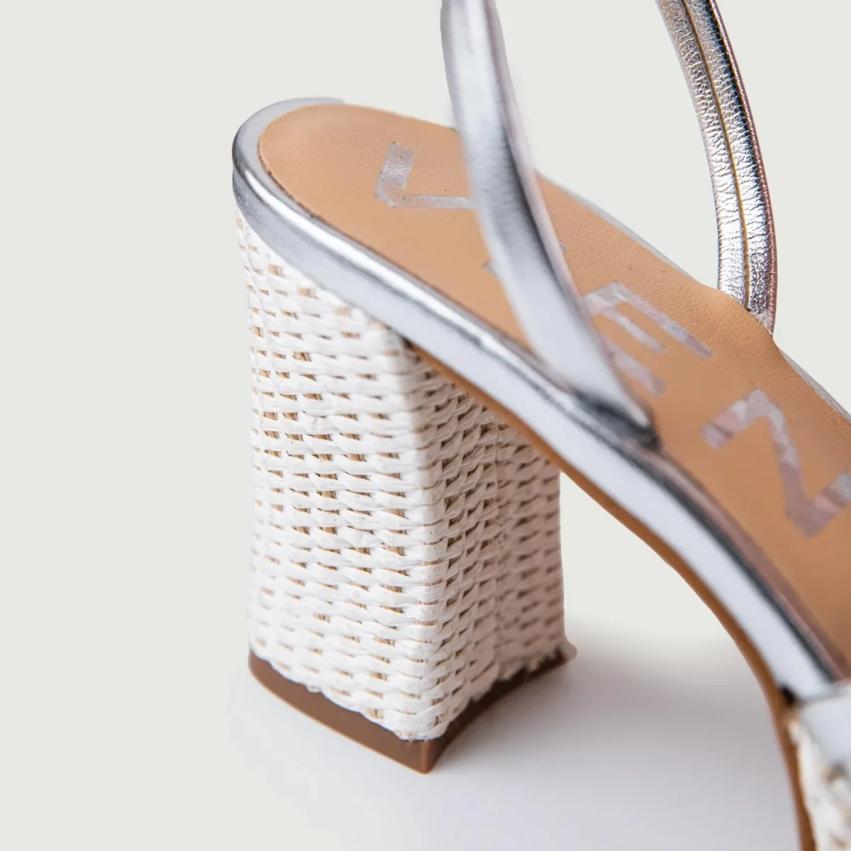 SANDALI RAFIA CON INTRECCIO FRONTALE ARGENTO - immagine 6