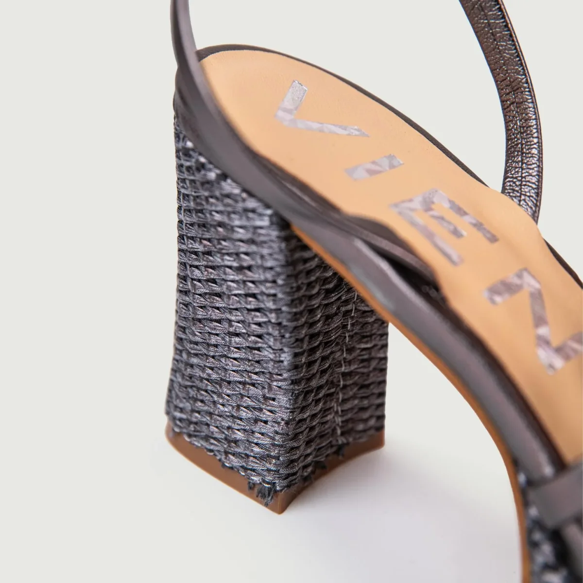 SANDALI RAFIA CON INTRECCIO FRONTALE NERO - immagine 6