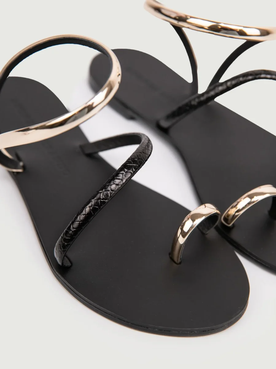 SANDALO BASSO INFRADITO NERO E ORO - immagine 4