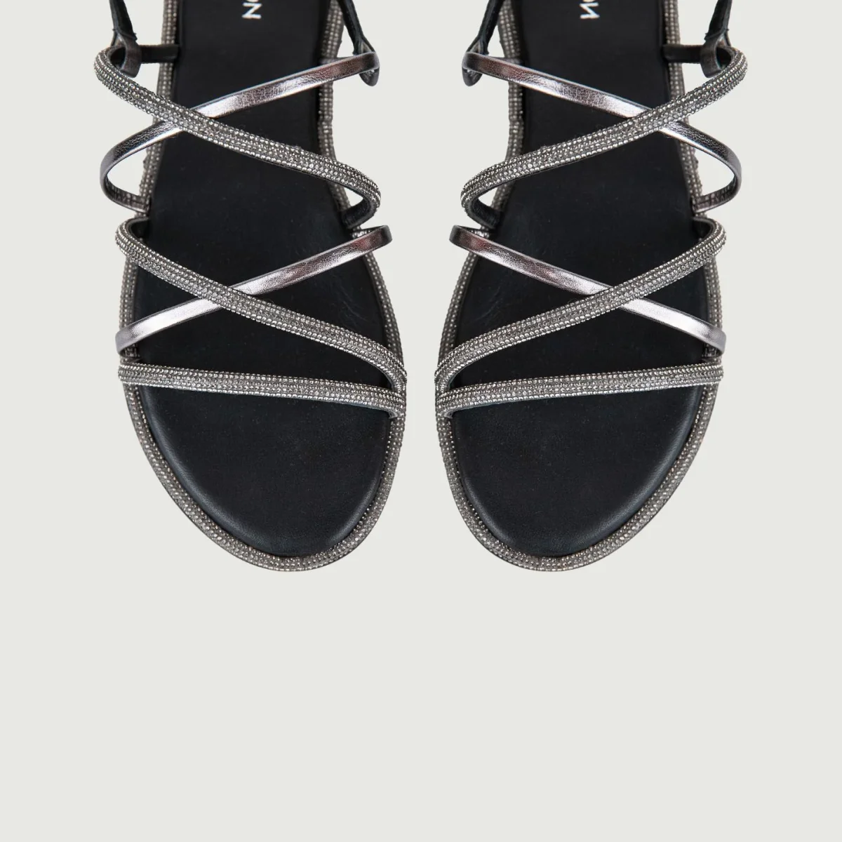 SANDALO BASSO INTRECCIATO GRIGIO CON GLITTER E FIBBIA POSTERIORE - immagine 4