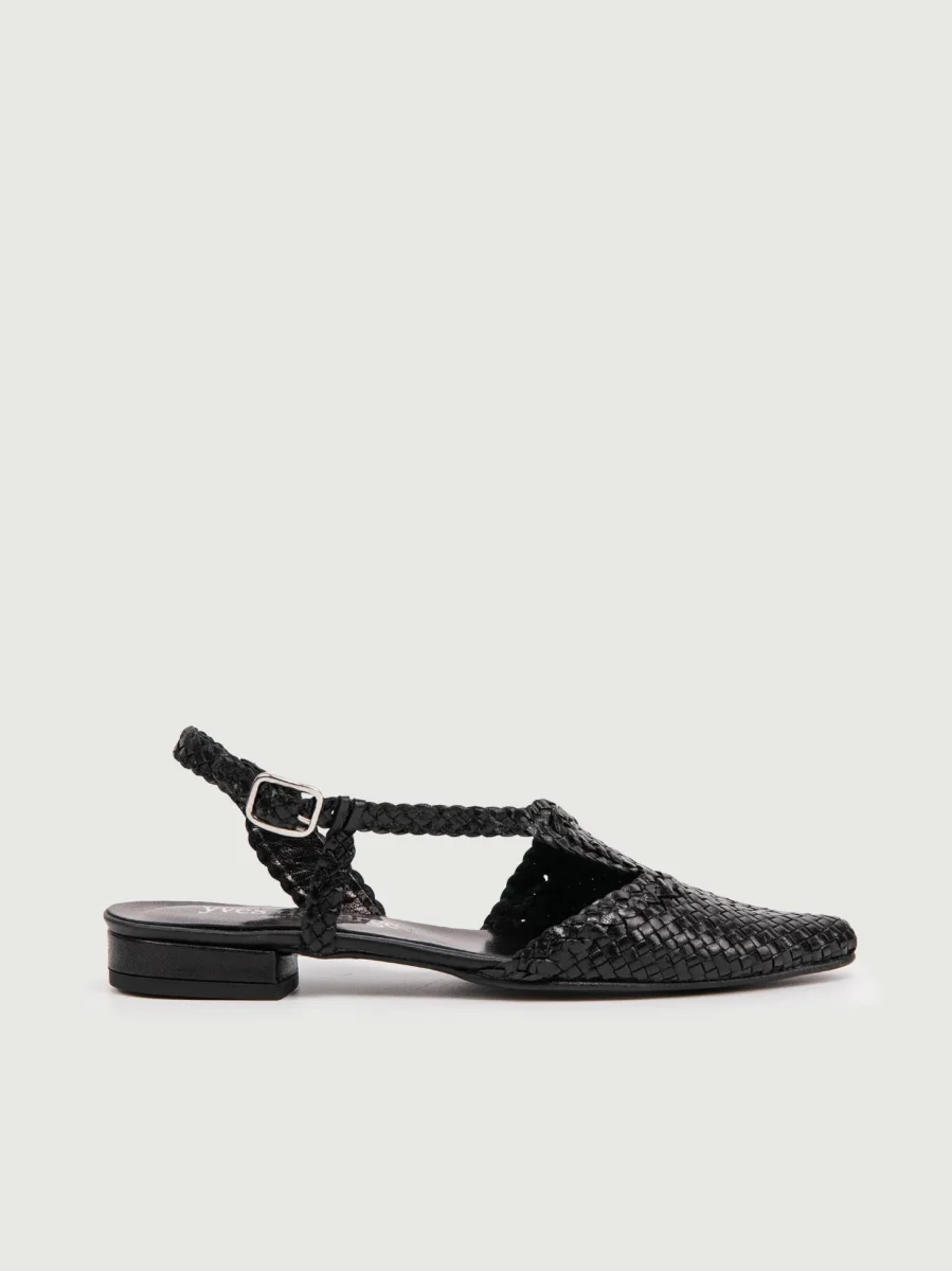 SANDALO BASSO IN PELLE INTRECCIATA NERO