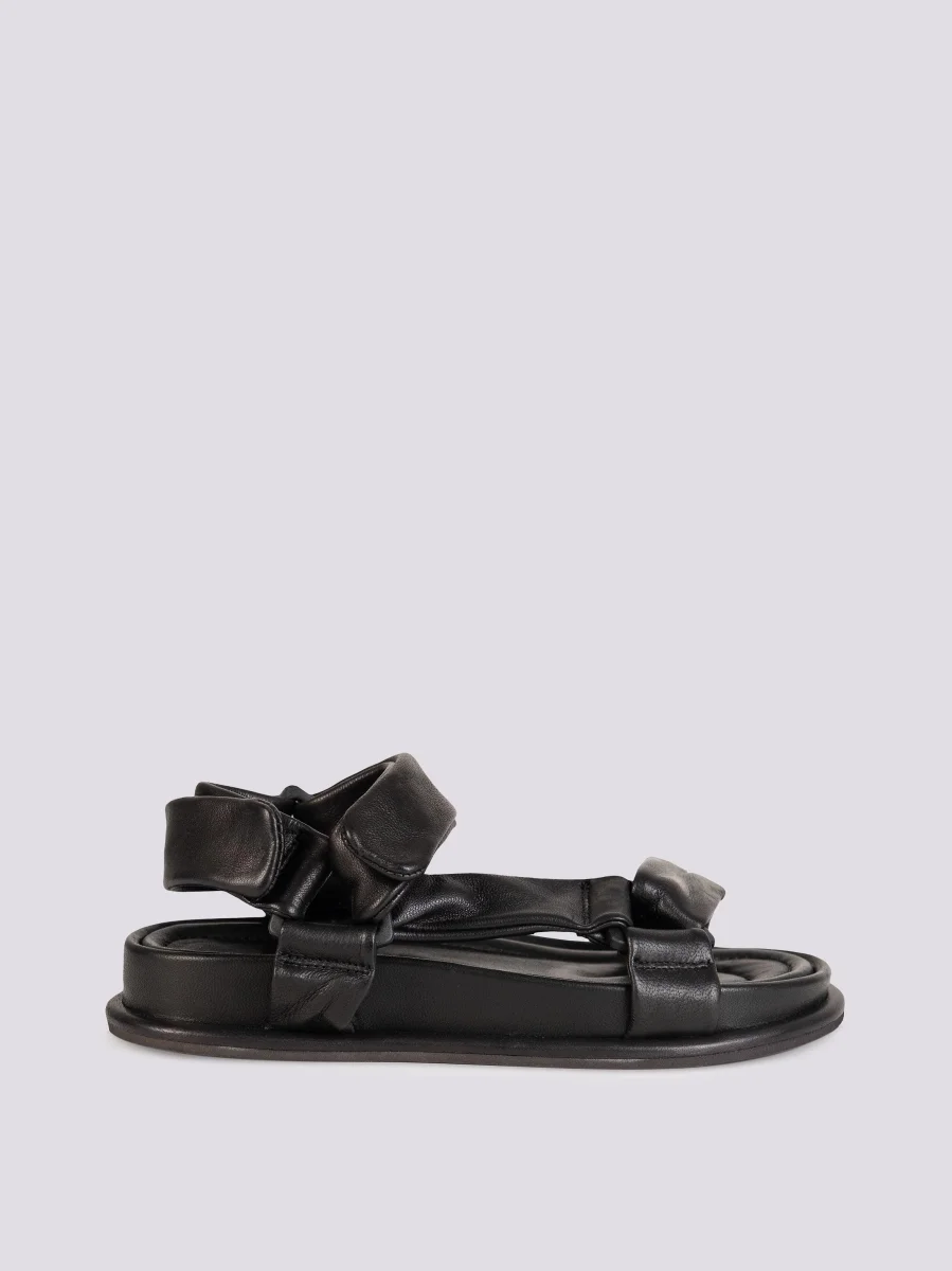 SANDALO CON CHIUSURA A STRAPPO