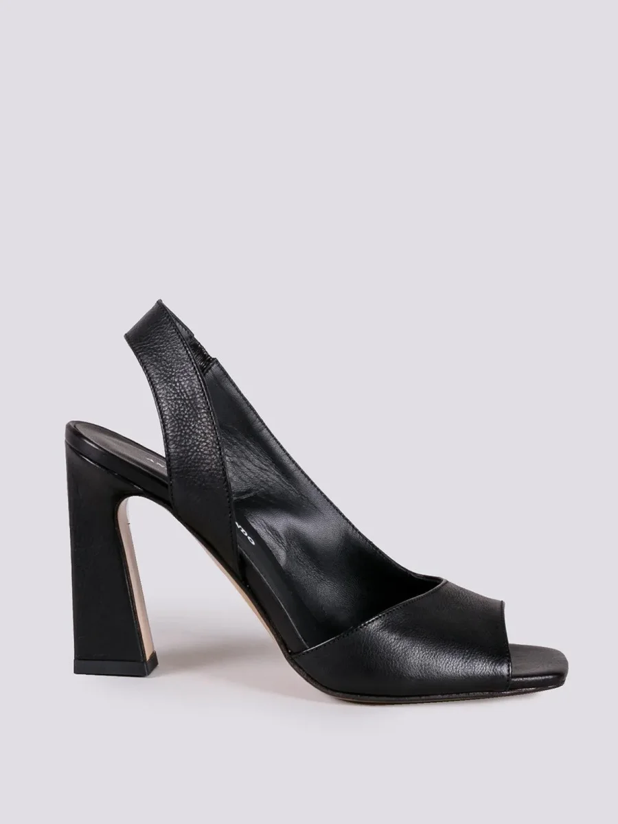 SANDALO CON TACCO E APERTURA LATERALE