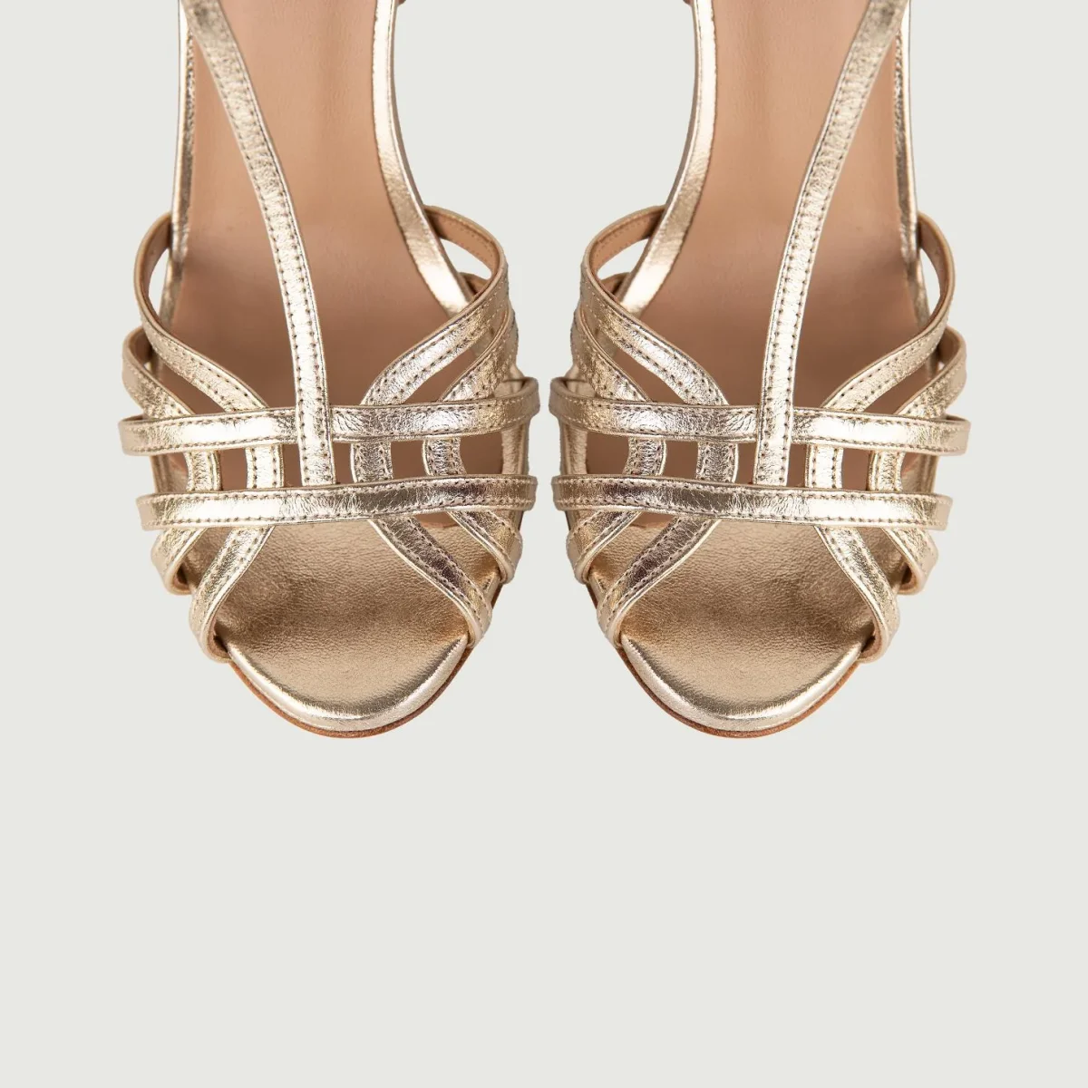 SANDALO CON TACCO E CINTURINO IN PELLE PLATINO - immagine 5