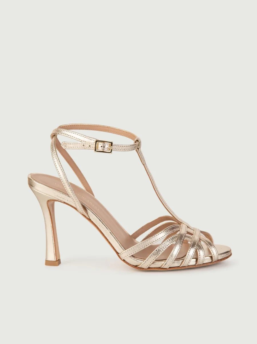 SANDALO CON TACCO E CINTURINO IN PELLE PLATINO