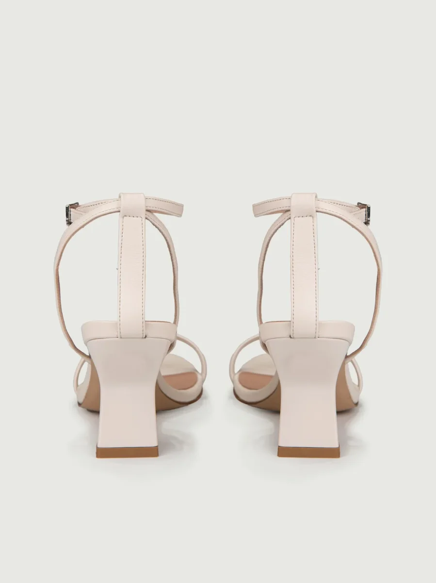 SANDALO CON TACCO E LISTINI IN PELLE COLOR AVORIO - immagine 4