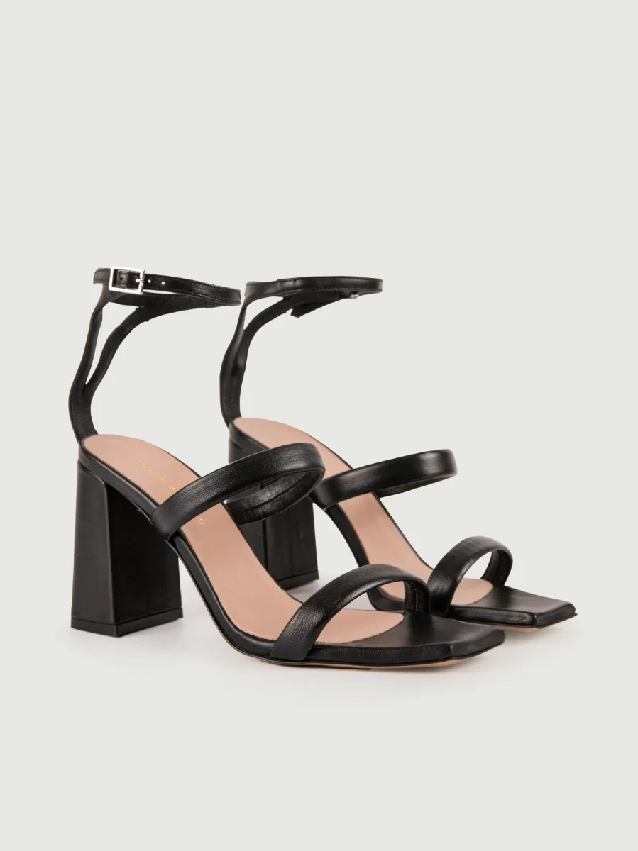 SANDALO CON TACCO IN PELLE NERO - immagine 3