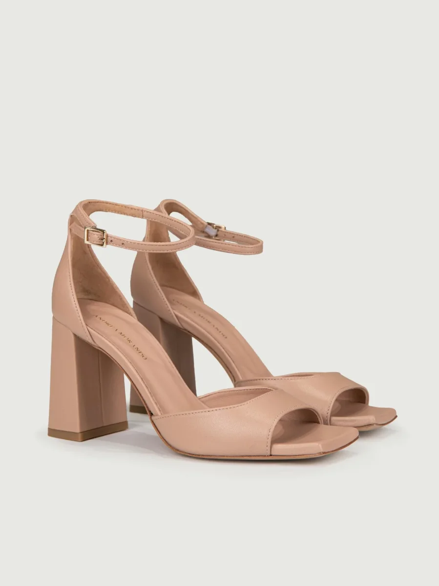 SANDALO CON TACCO IN PELLE - immagine 3