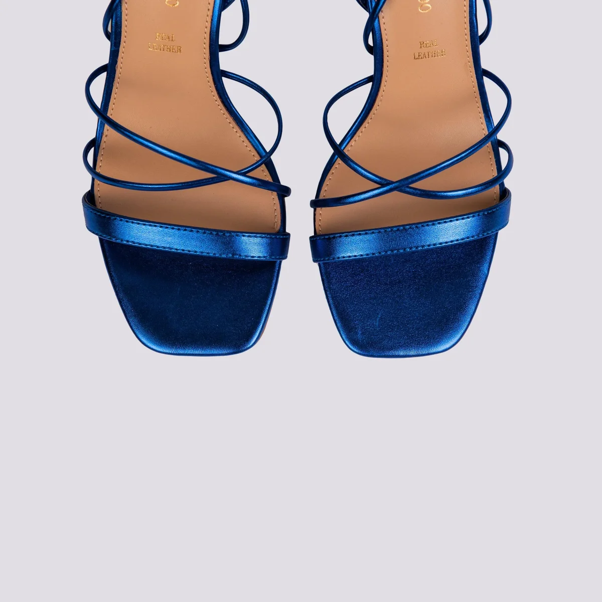 SANDALO CON TACCO LAMINATO - immagine 5