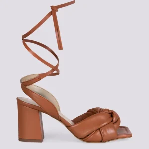 SANDALO CON TACCO MODELLO SCHIAVA