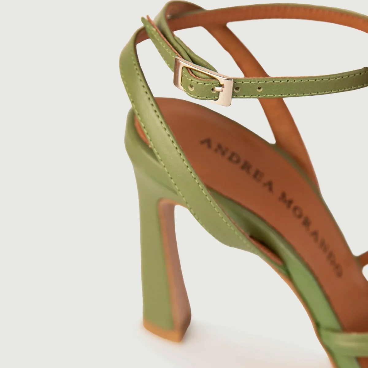 SANDALO IN PELLE VERDE CON  LISTINI INTRECCIATI - immagine 6