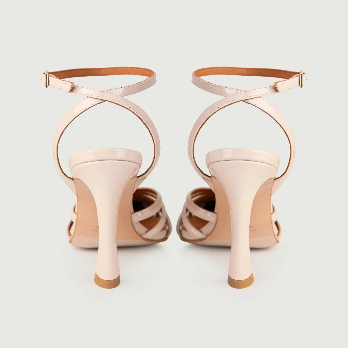 SANDALO IN VERNICE CIPRIA CON  LISTINI INTRECCIATI - immagine 4