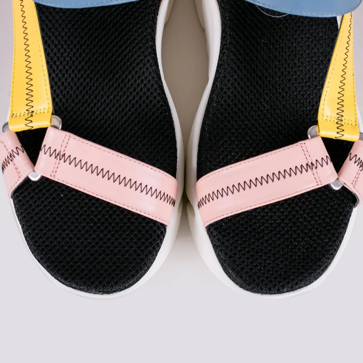 SANDALO IN VITELLO COLORATO CON SUOLA CHUNKY - immagine 4