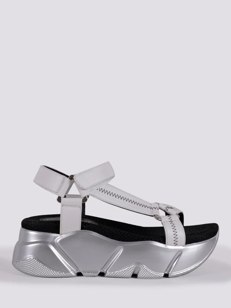 SANDALO IN VITELLO COLORATO CON SUOLA CHUNKY