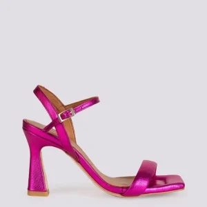 SANDALO LAMINATO CON TACCO E PUNTA SQUADRATA