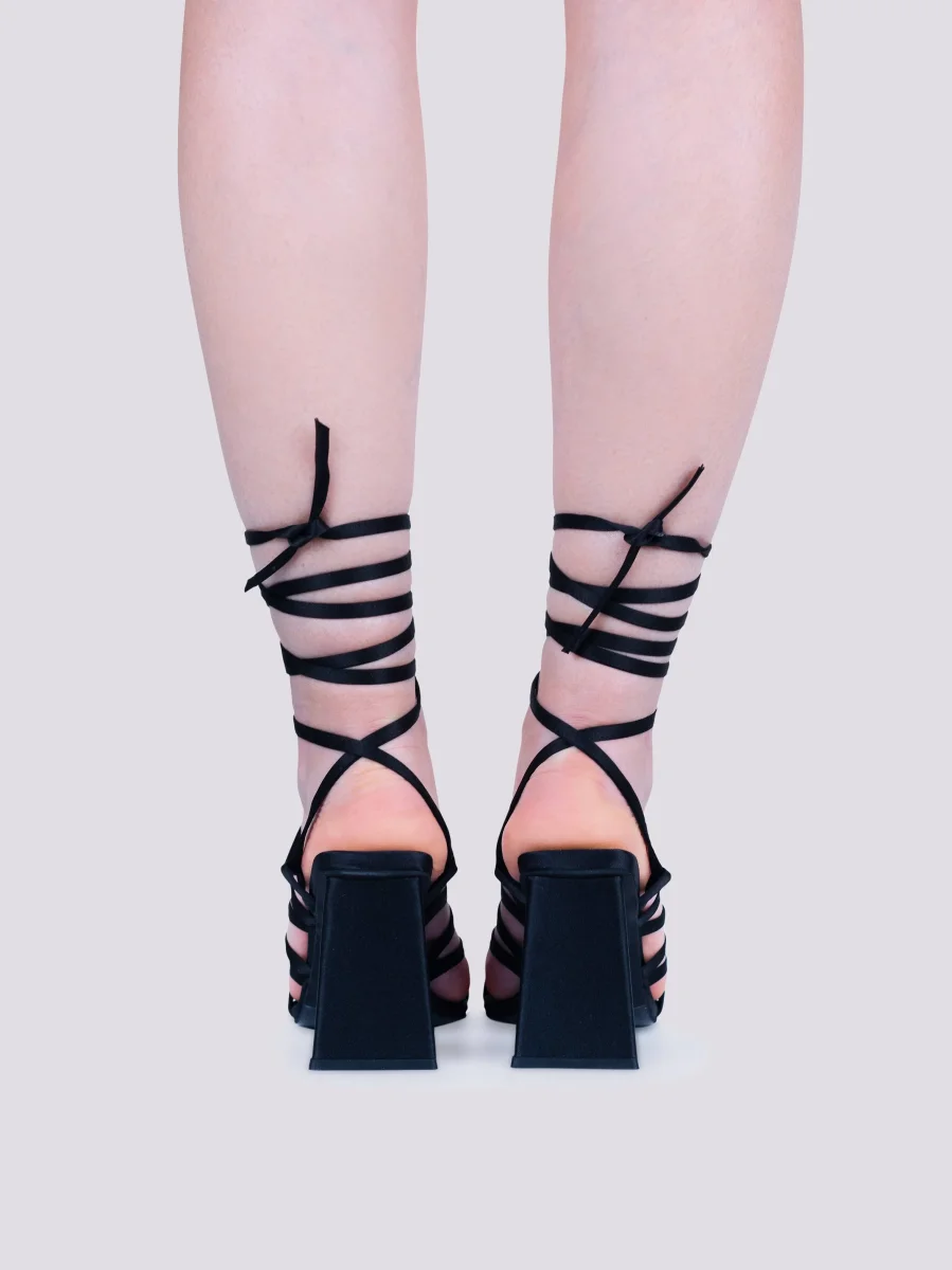 SANDALO MODELLO SCHIAVA CON TACCO TRIANGOLARE - immagine 6