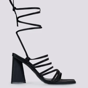 SANDALO MODELLO SCHIAVA CON TACCO TRIANGOLARE