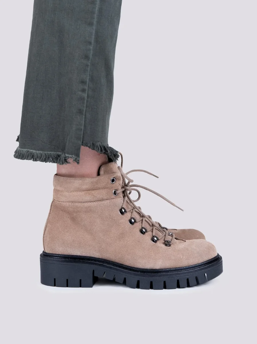 SCARPONCINO CON ALLACCIO TREKKING IN CAMOSCIO BEIGE - immagine 5