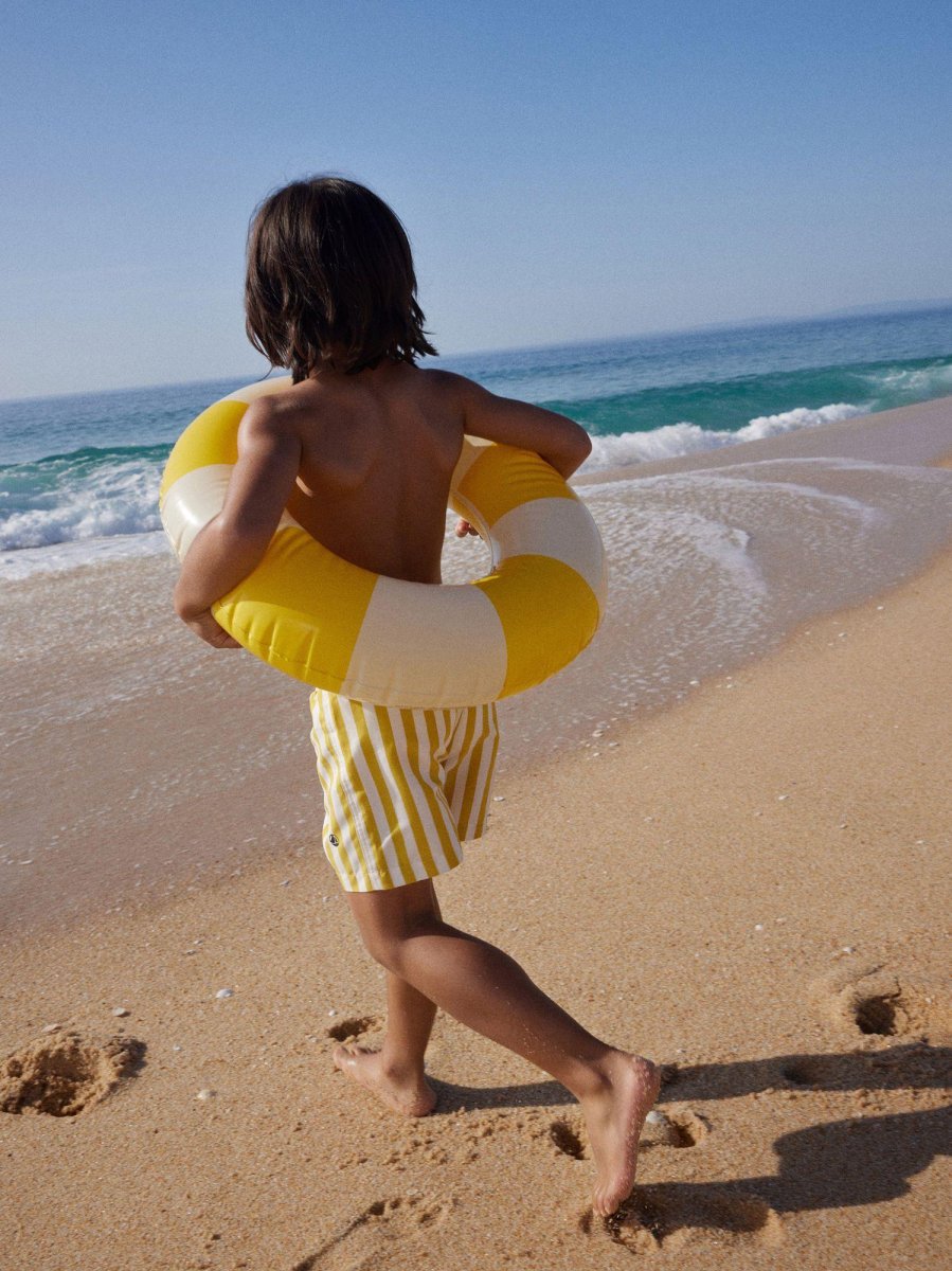SHORTS DA MARE STAMPATO A RIGHE GIALLI BAMBINO - immagine 3