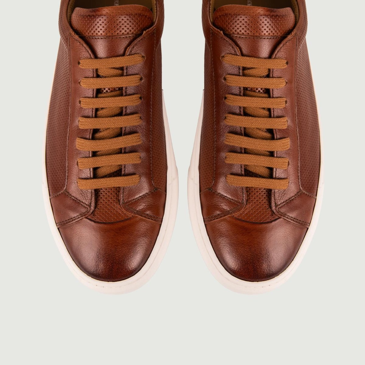 SNEAKER in pelle traforata cuoio effetto vintage - immagine 5