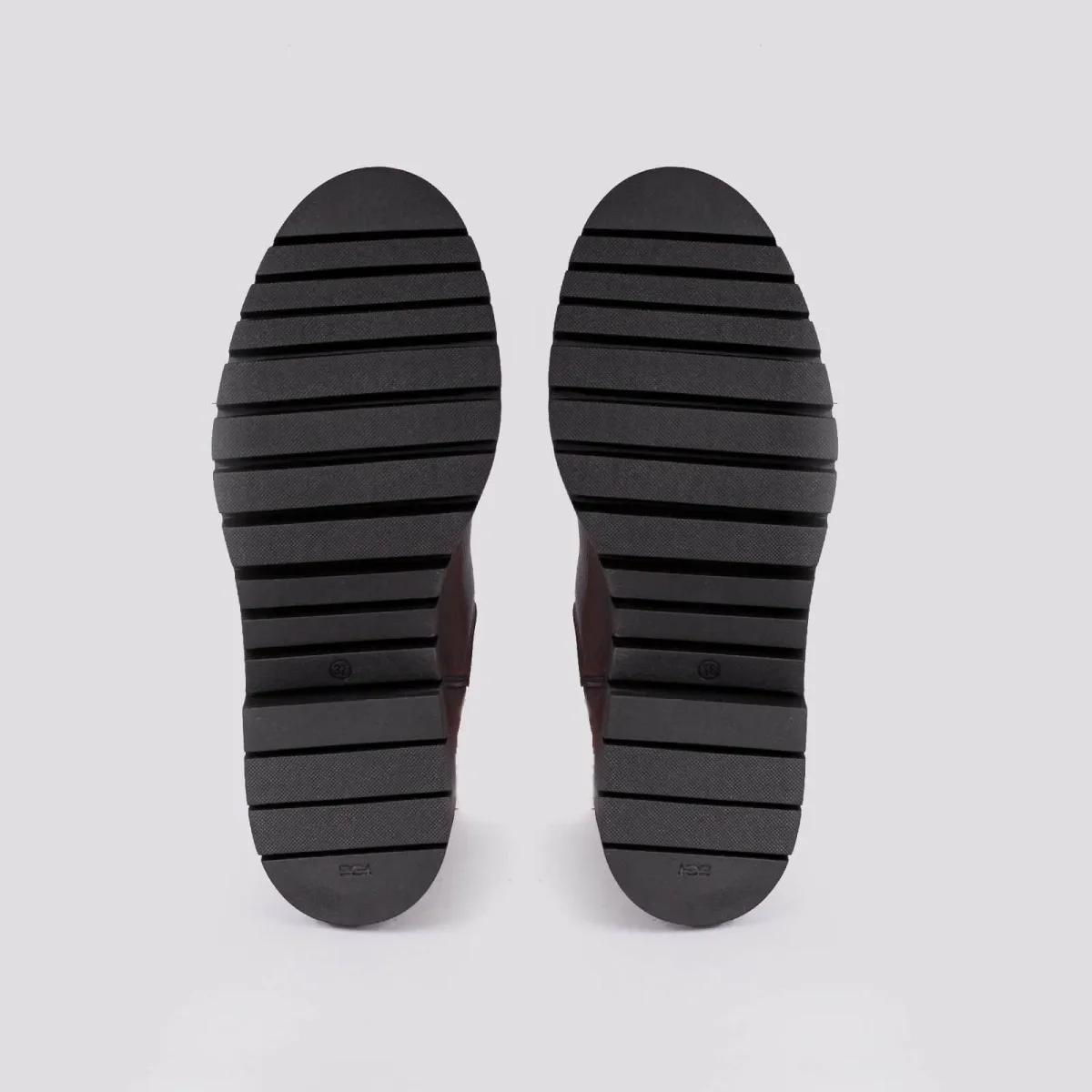 STIVALETTO BEATLES CON CARRO ARMATO - immagine 4