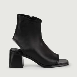 STIVALETTO CON PUNTA APERTA E TACCO SQUADRATO NERO