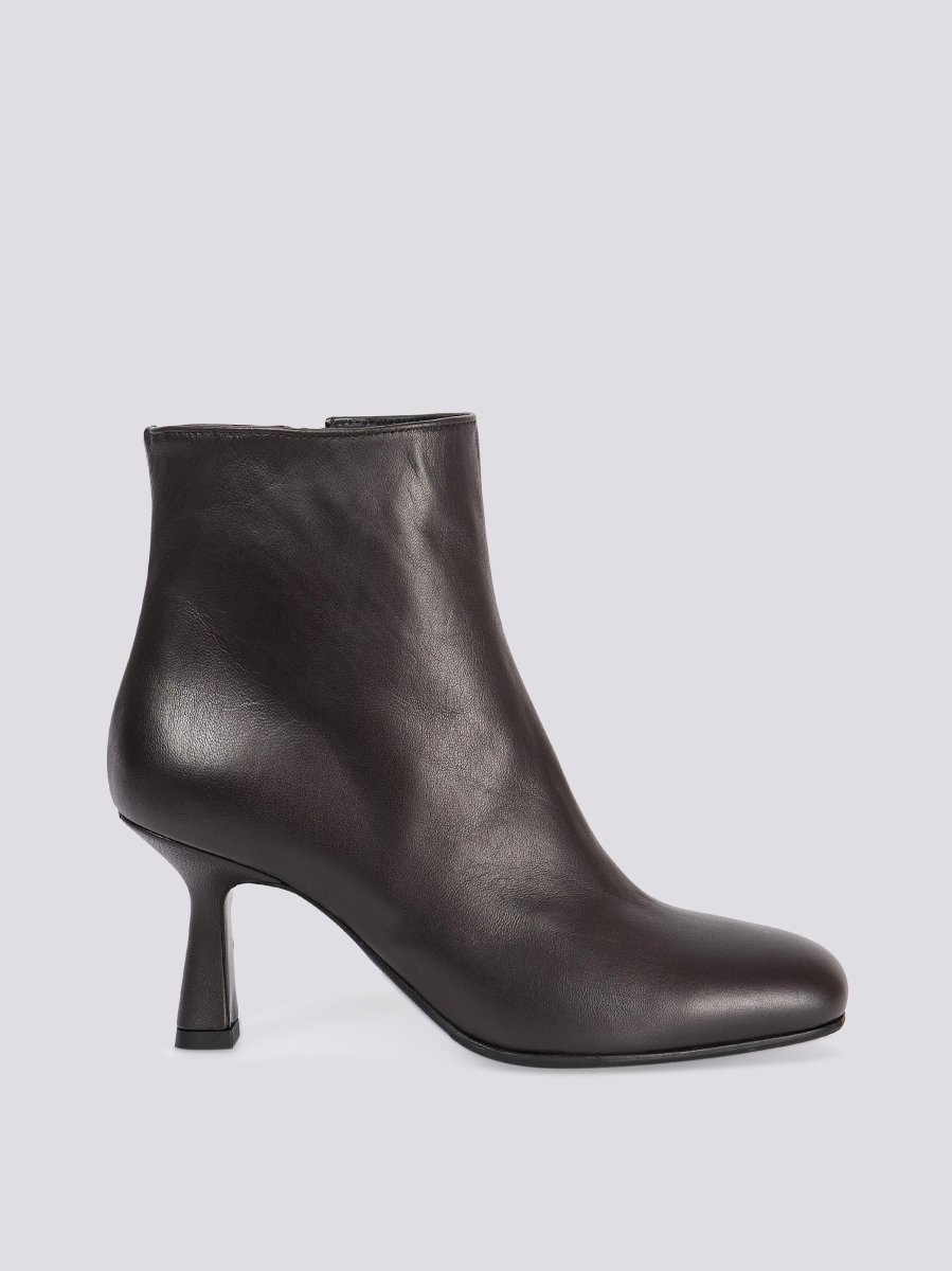 STIVALETTO IN PELLE CON TACCO STILETTO