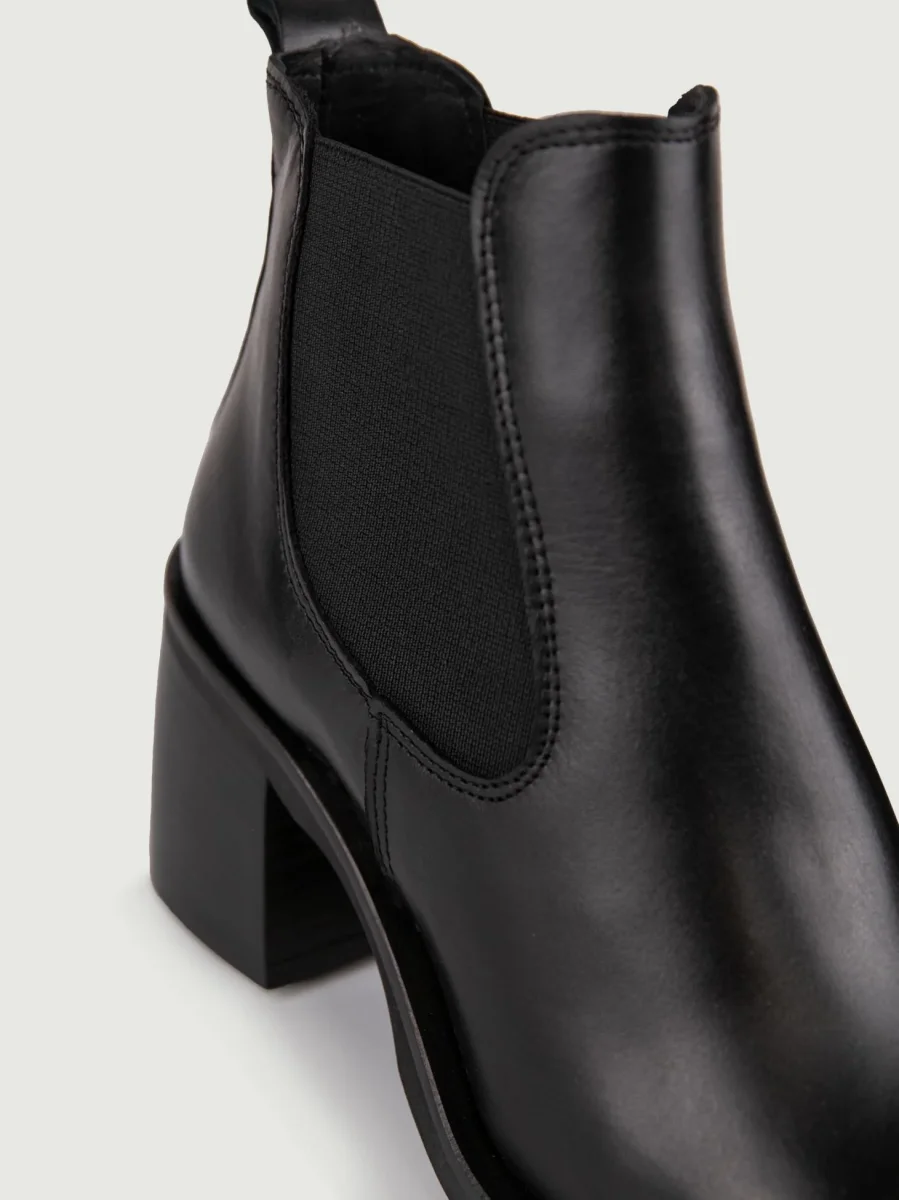 STIVALETTO IN PELLE NERA CON PUNTA ARROTONDATA - immagine 6