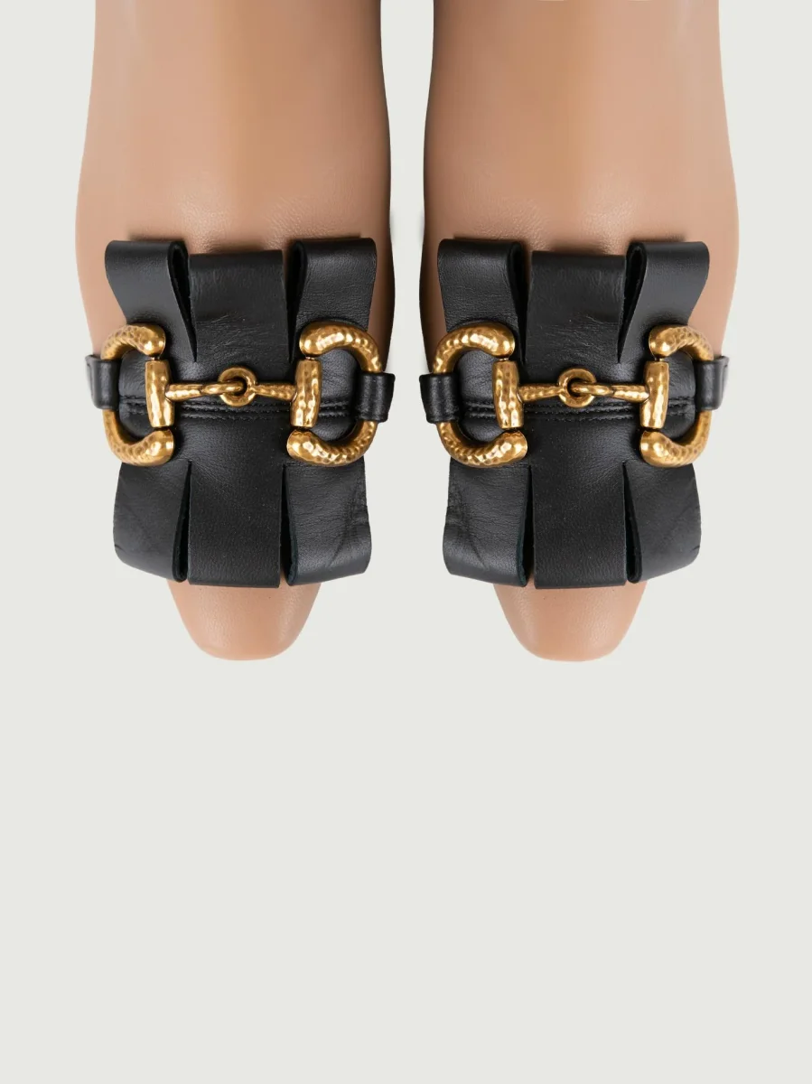 STIVALETTO IN PELLE SABBIA CON MORSETTO. - immagine 5