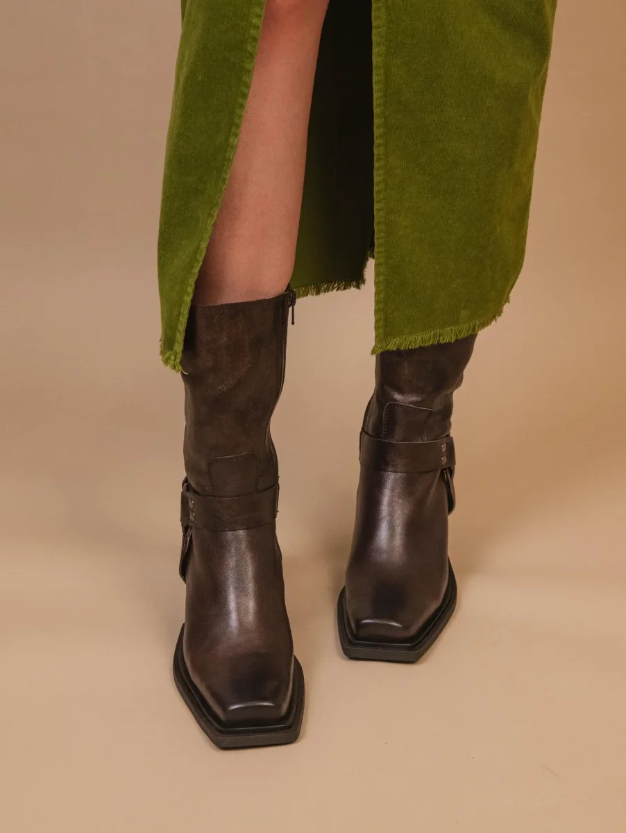 STIVALETTO TEXANO IN PELLE LAMINATA MARRONE - immagine 6