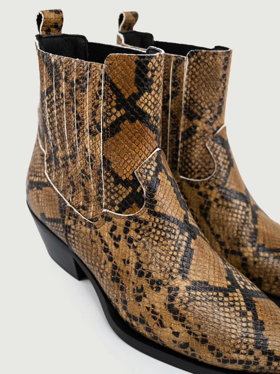 STIVALETTO TEXANO STAMPA PITONE CARAMELLO - immagine 6