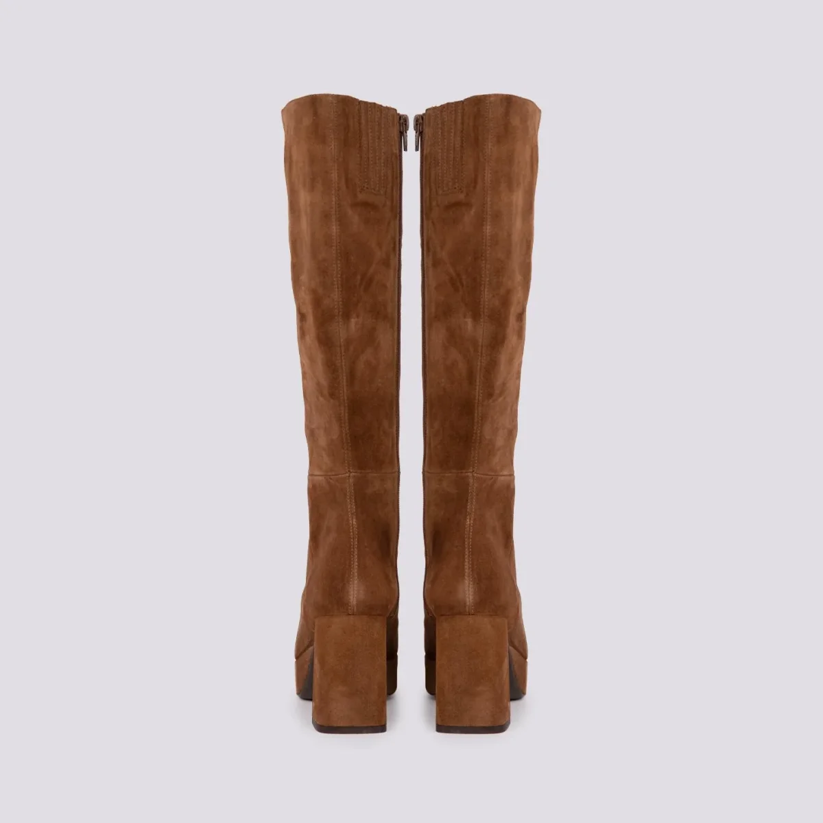 STIVALE ALTO CON TACCO SPESSO E PLATEAU IN CAMOSCIO MARRONE - immagine 4