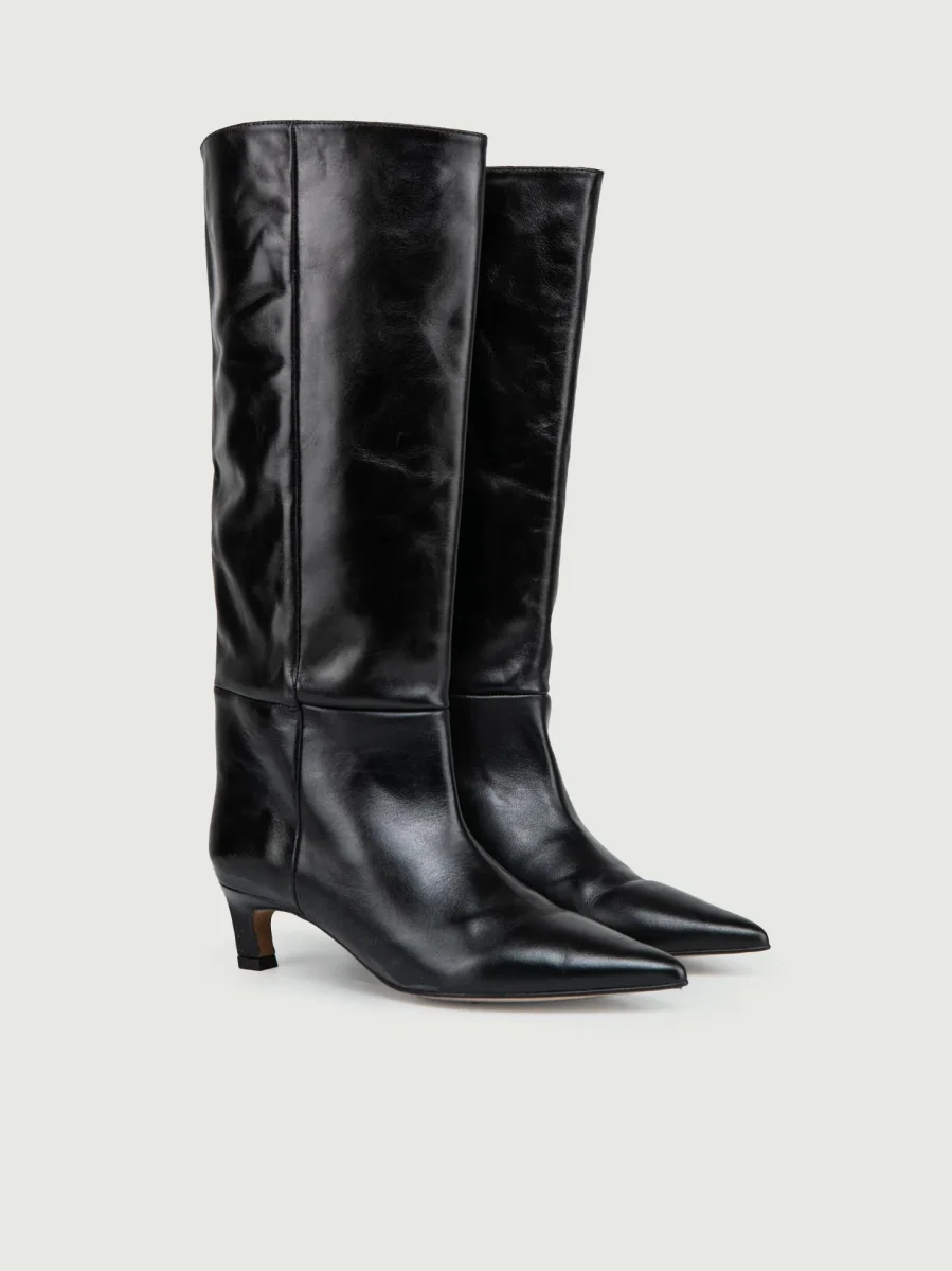 STIVALE A PUNTA IN PELLE NERA - immagine 3