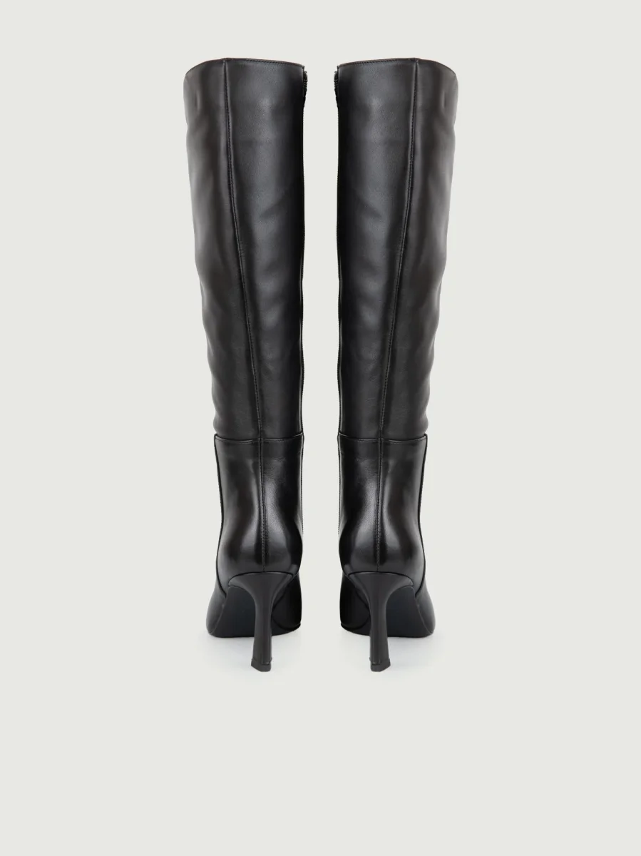 STIVALE A PUNTA IN PELLE NERA - immagine 4