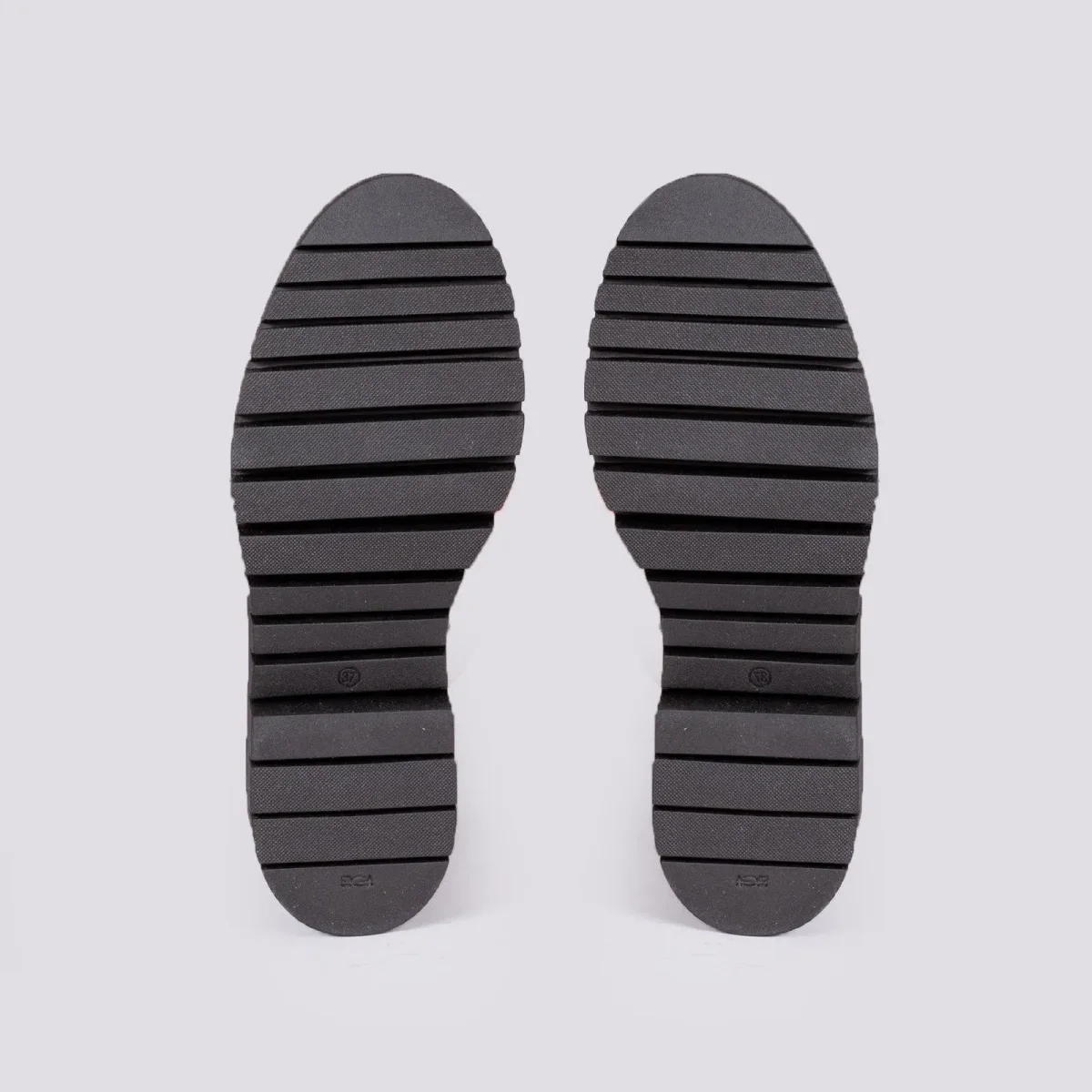 STIVALE IN PELLE CON CARRO ARMATO - immagine 5