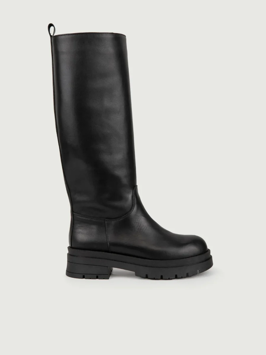 STIVALE IN PELLE NERA CON MAXI PARA