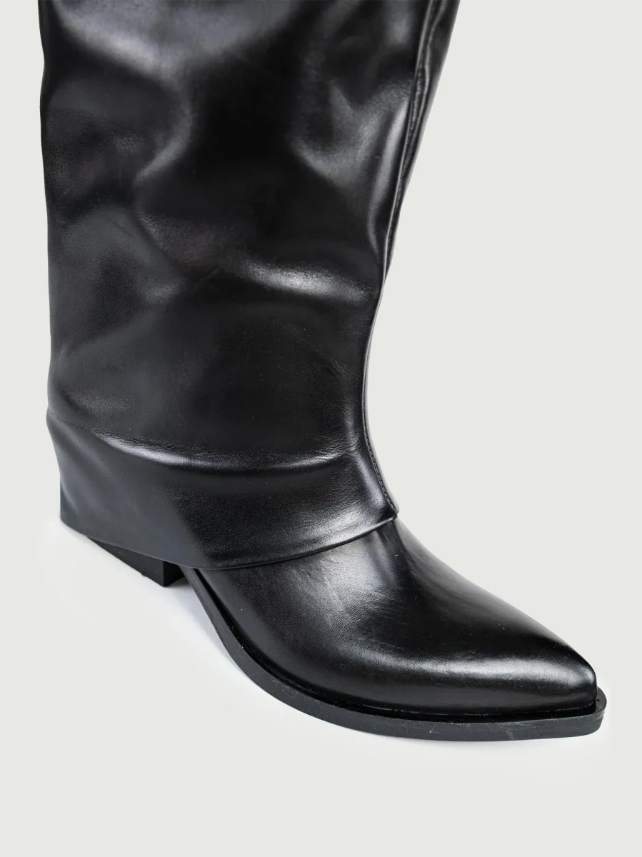 STIVALE IN PELLE NERO CON MAXI RISVOLTO - immagine 6