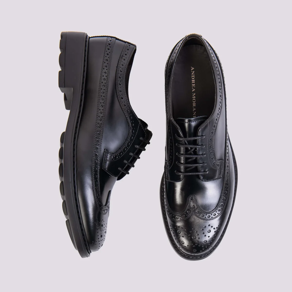 STRINGATA IN PELLE CON DETTAGLIO CODA DI RONDINE - immagine 5