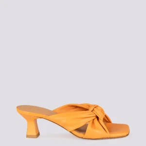 Sabot in pelle arancio con nodo