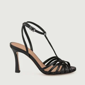 Sandalo con tacco e cinturino in pelle nero