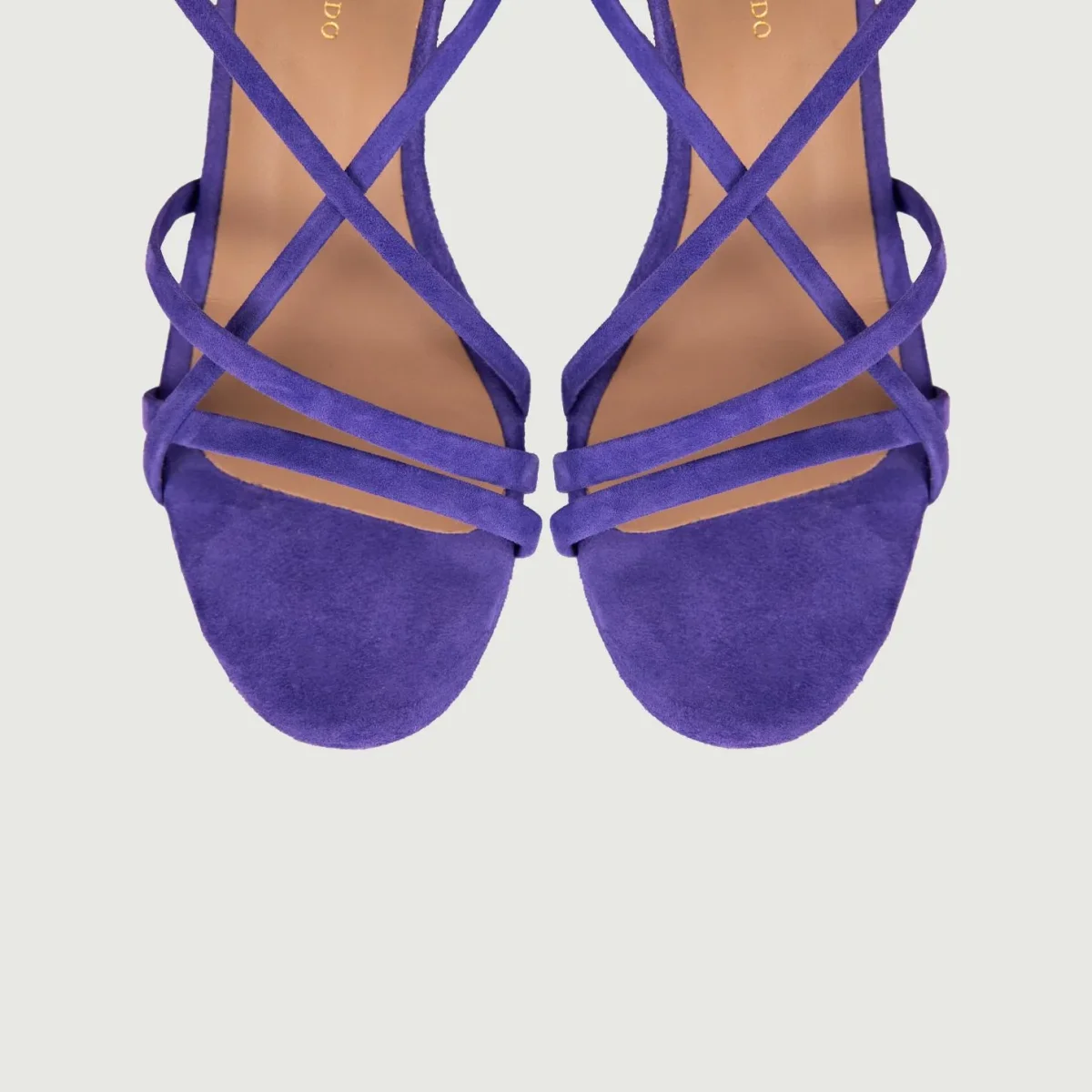 Sandalo con tacco in camoscio viola - immagine 3