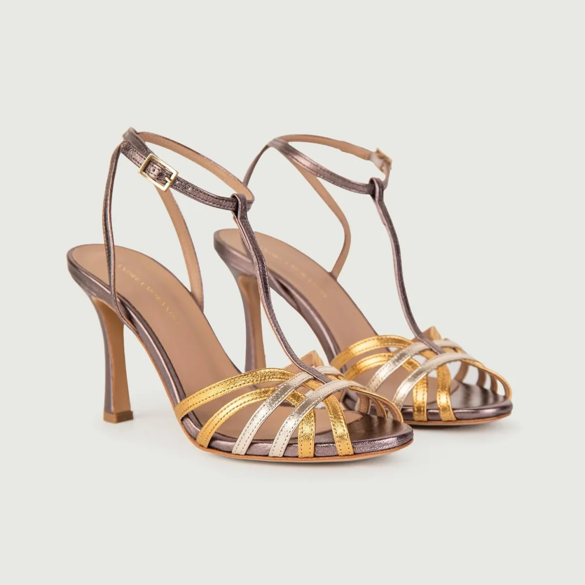 Sandalo con tacco in pelle Bronzo - immagine 3